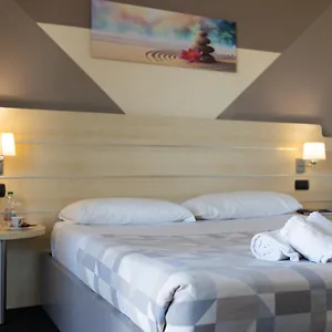 hotel-giallo.emilia-romagnahotels.net/