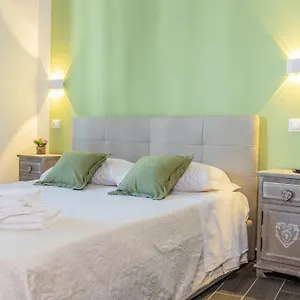 https://le-camere-di-teo.hotelitalianriviera.com